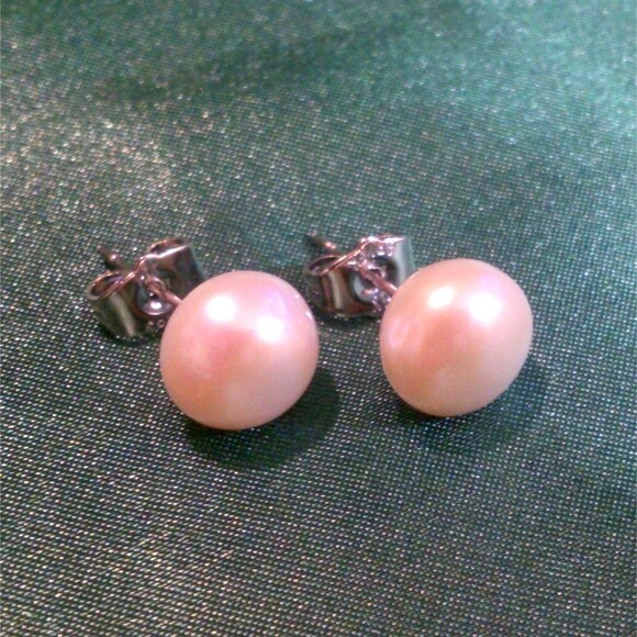 White Freshwater Button Pearl Stud Pierced Earrings - Picture 2 of 4